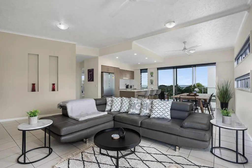 Panoramic Views 3Br Cairns City Apartment Australia