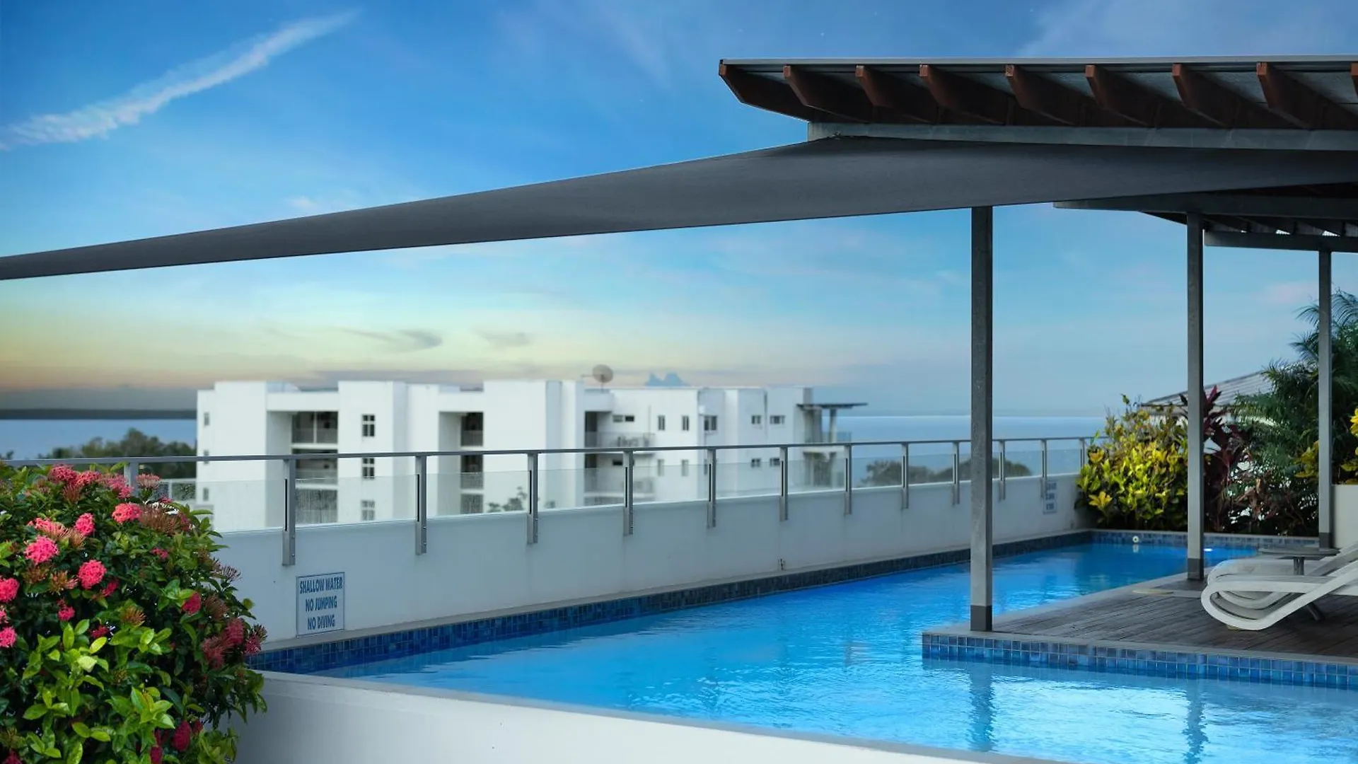 Panoramic Views 3Br Cairns City Apartment contacts