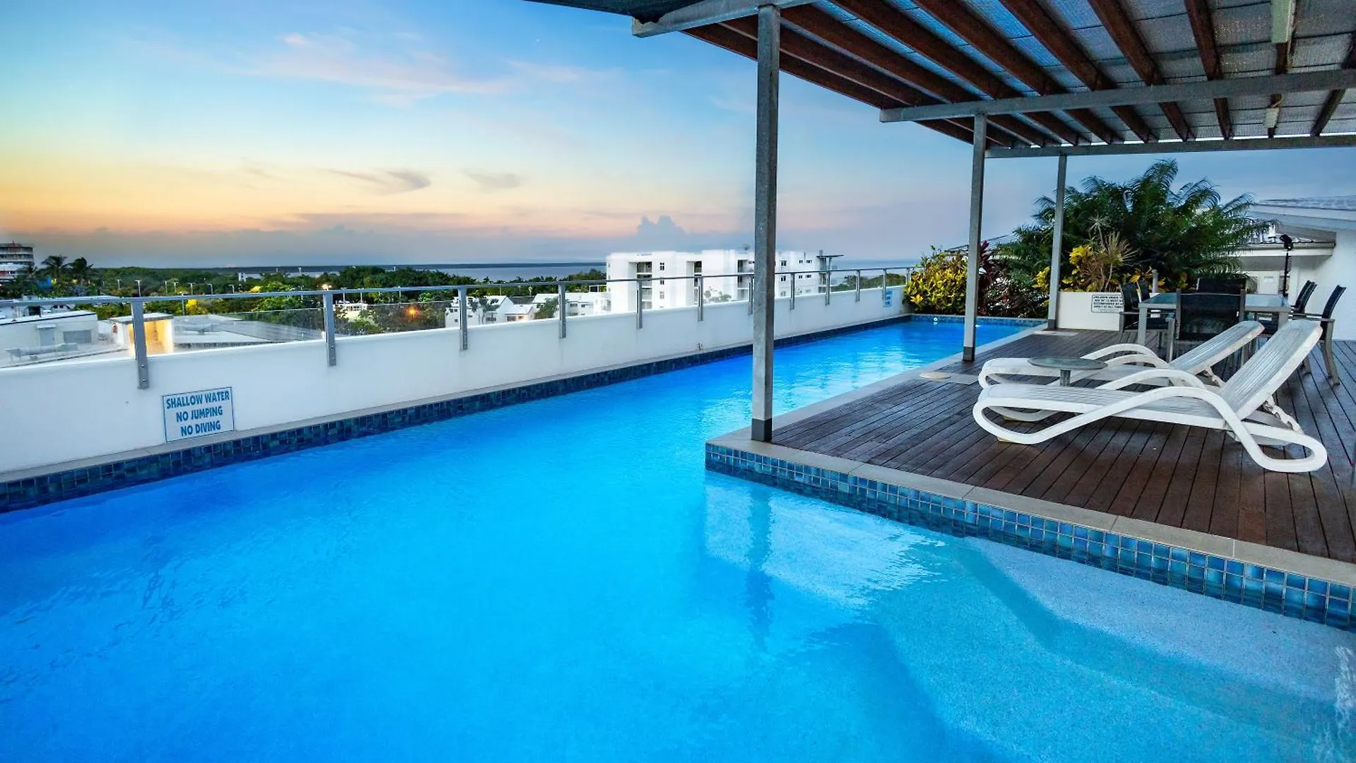 Panoramic Views 3Br Cairns City Apartment