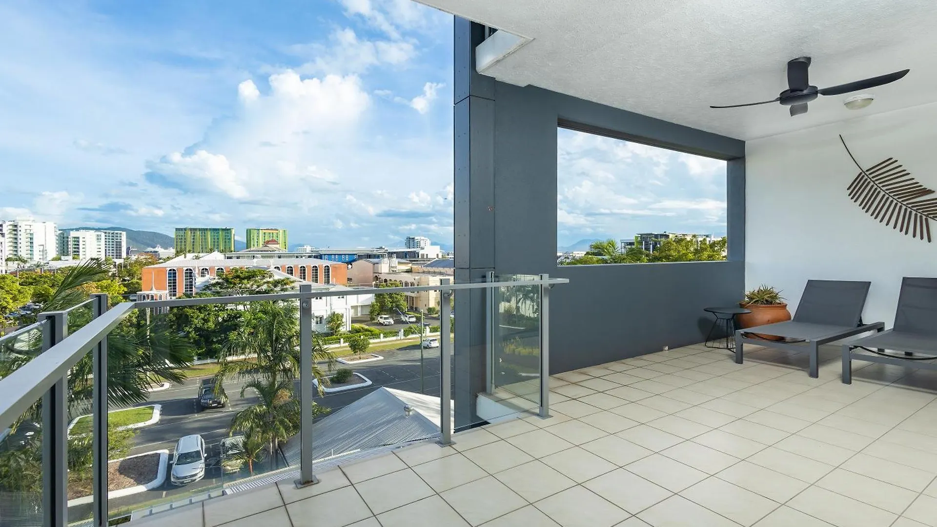 Panoramic Views 3Br Cairns City Apartment Australia